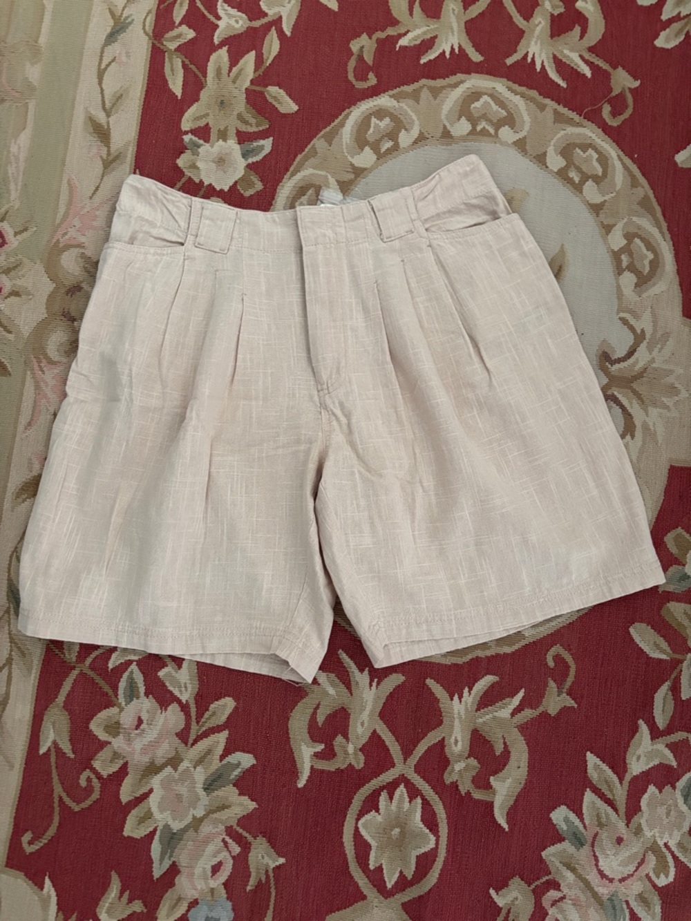 Free People NWT pebble colored Pleated shorts